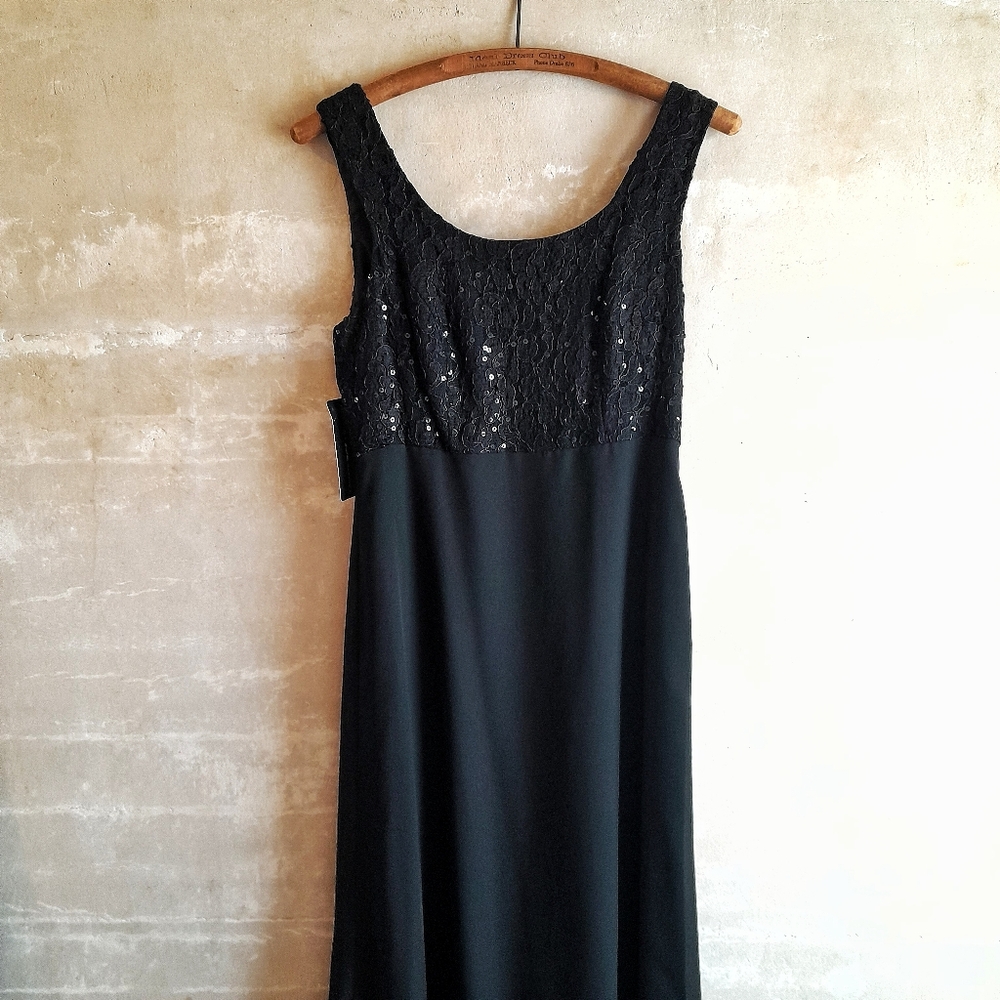 688. NWT vintage black floral lace sequined deadstock 90s formal maxi dress, 8